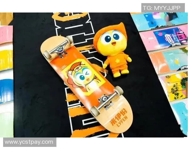 北斋艺术与CRAB品牌的奇妙碰撞PEL系列展现独特创意与文化融合之美