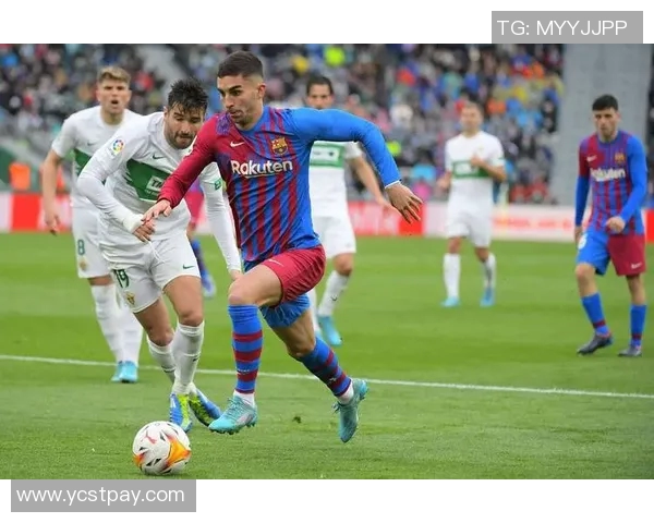 塞维利亚签下巴萨前锋,引发西甲转会风波 塞维利亚签下巴萨前锋,引发西甲转会风波